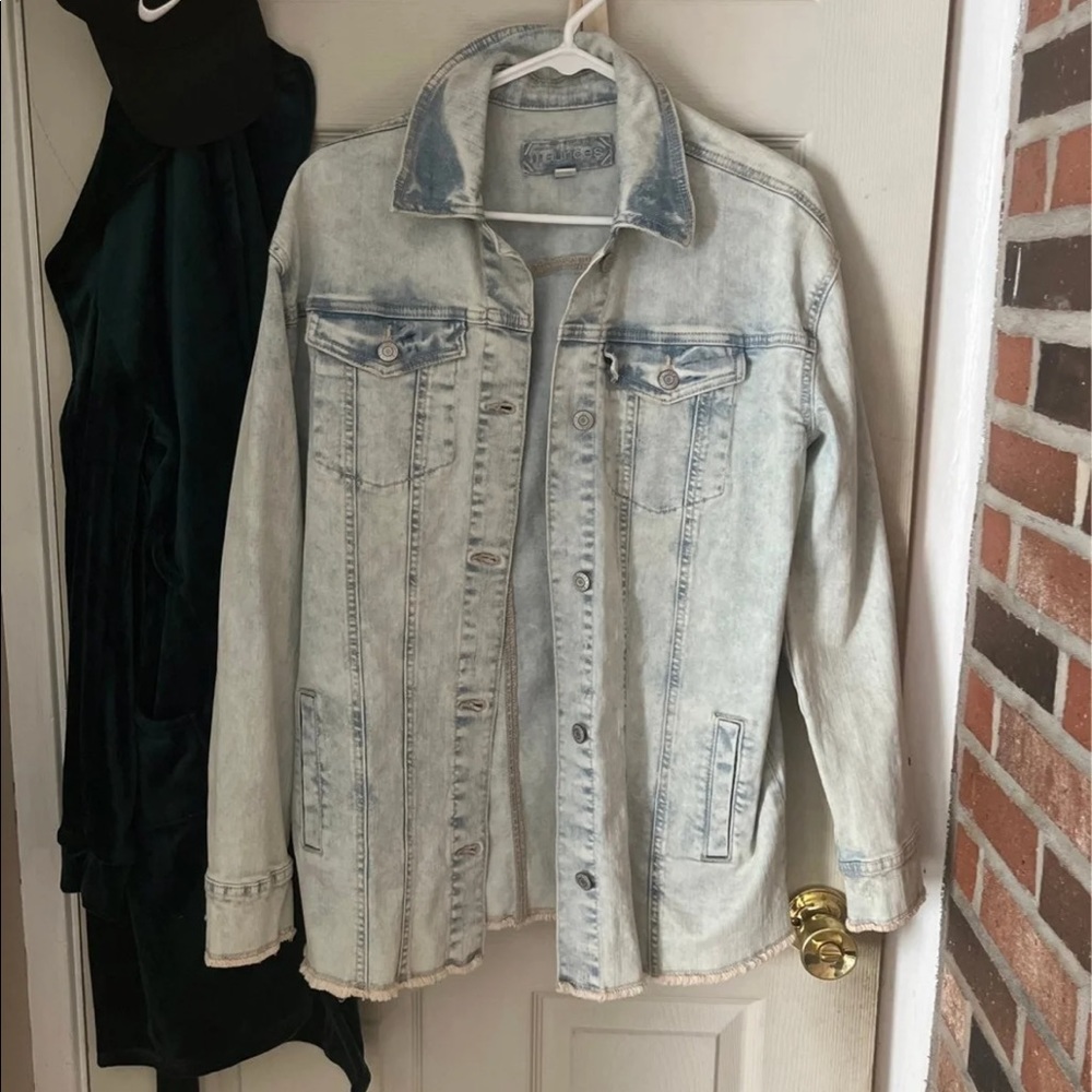 NWT Maurice’s XS light distressed Jean jacket